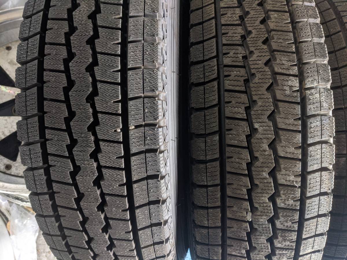 トヨタ ハイエース スタッドレスタイヤスチール付4本セット DUNLOP 195 