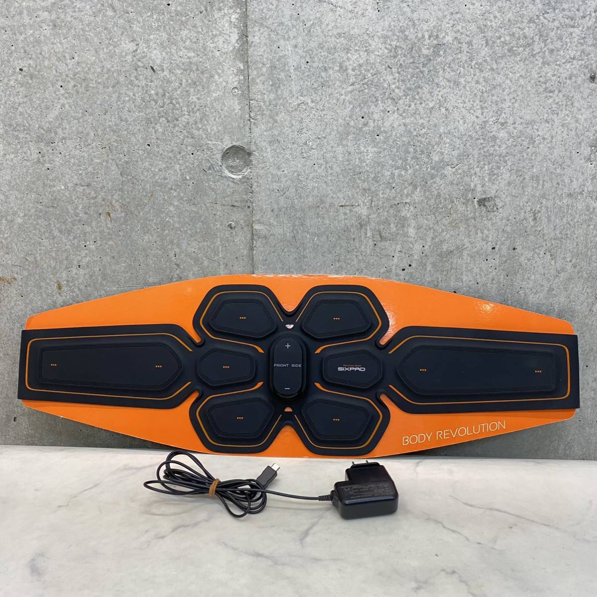  良品 SIXPAD アブズベルト 正規品 シックスパッド エクササイズ 腹筋(その他)｜売買されたオークション情報、yahooの商品情報をアーカイブ公開 - オークファン その他