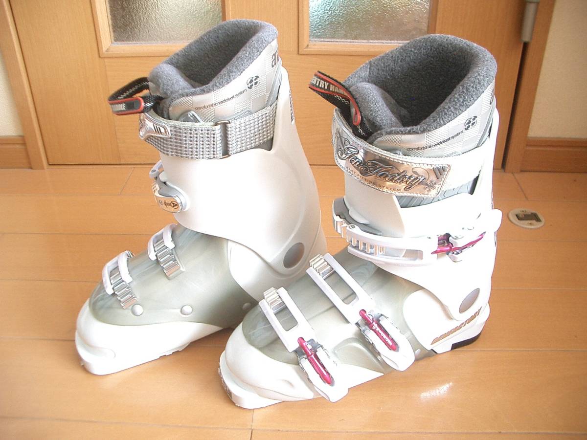 GEN FACTORY スキーブーツ 24-24.5 ブーツ(女性用)の人気アイテム