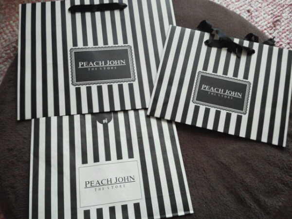 新!ピーチジョンPEACH JOHNカタログ2冊&紙袋ショッパー3枚セット