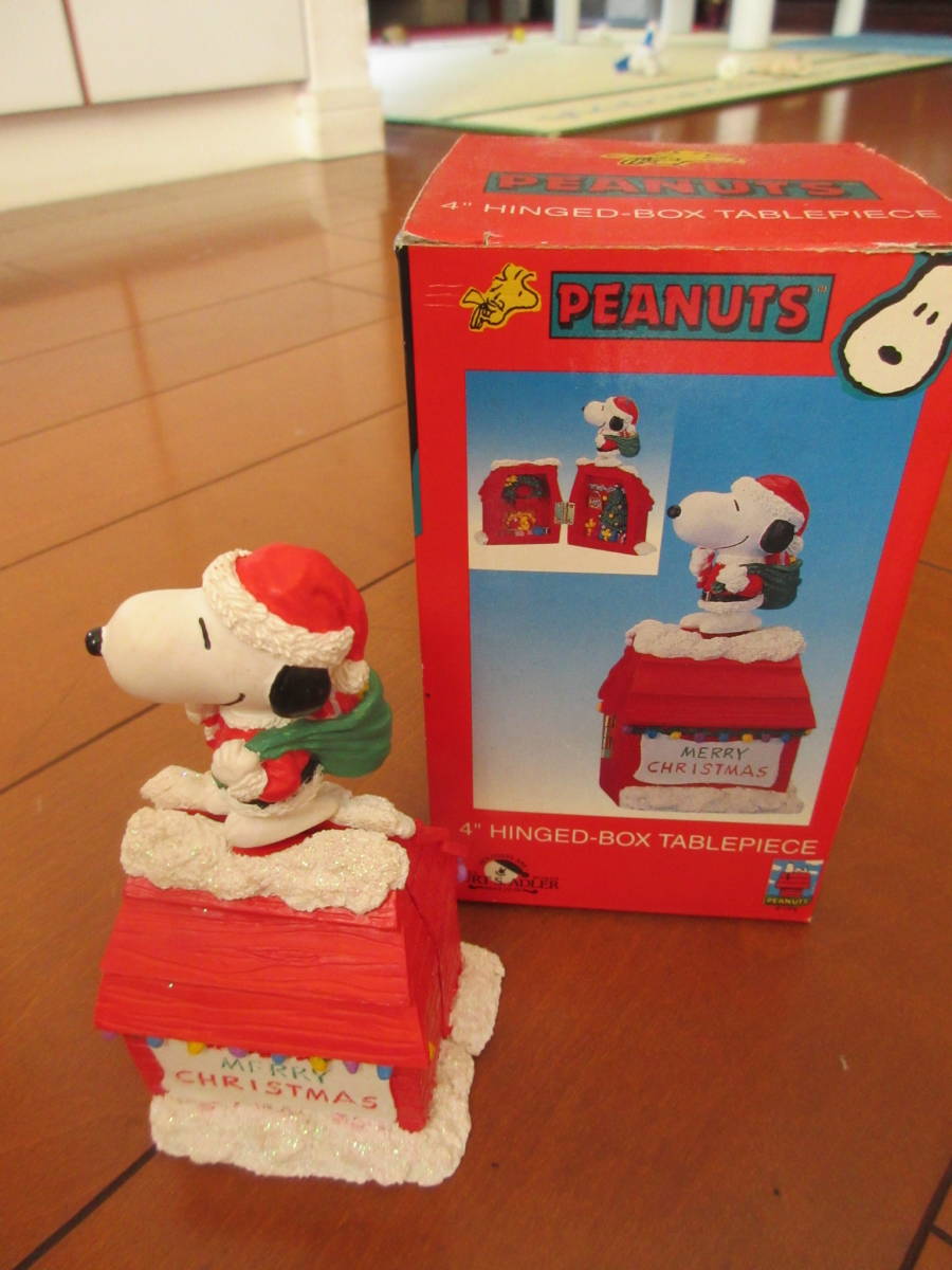 Snoopy スヌーピー クリスマス レジン製フィギュア Usa購入 ピーナッツ スヌーピー 売買されたオークション情報 Yahooの商品情報をアーカイブ公開 オークファン Aucfan Com