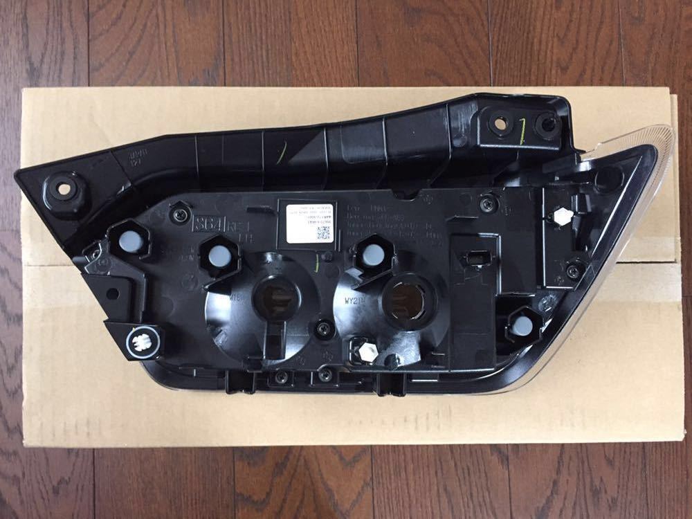 新品】スズキワゴンR スティングレイ MH35S・MH55S 左側テールランプ