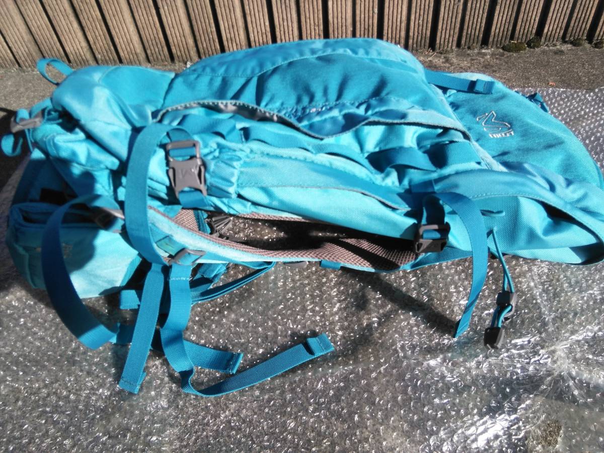 中古：MILLETミレー KHUMBUクンブ 32 LD（登山・トレッキング、女性向けザック、明るい水色、純正レインカバー付き）_5
