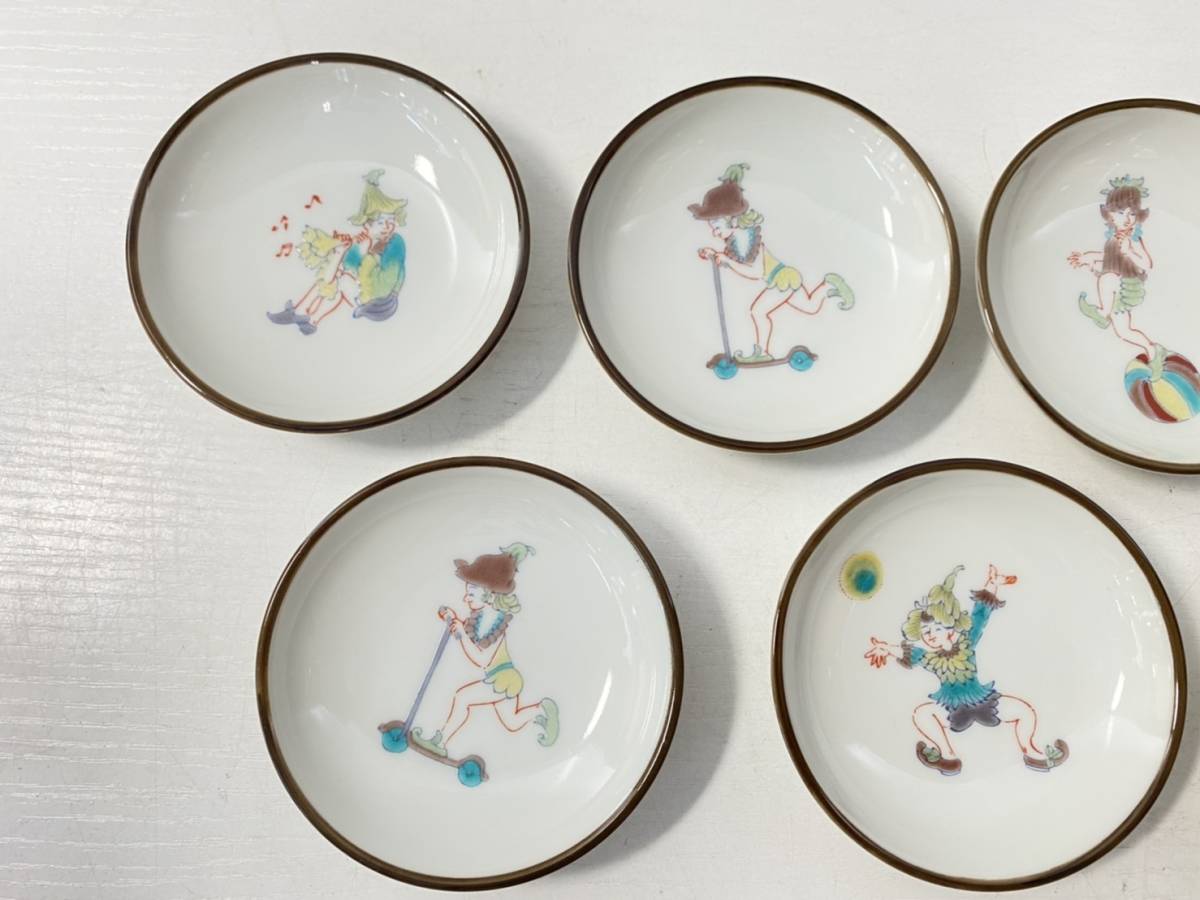 C 777 まとめ売り 九谷焼 豆皿 小皿 醤油皿 7点セット 直径９センチ 可愛い 子供 絵付け 人物 伝統工芸品 陶芸品 陶器 皿 売買されたオークション情報 Yahooの商品情報をアーカイブ公開 オークファン Aucfan Com