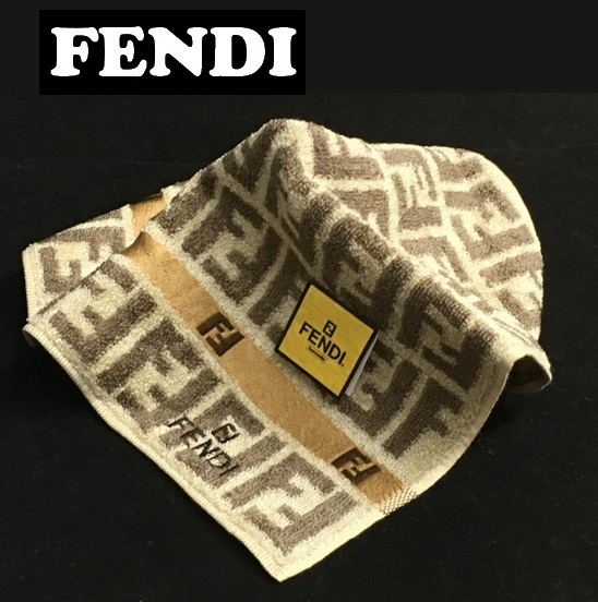 FENDI フェンディ シルク混 タオルハンカチ ズッカ柄 ダックスフント