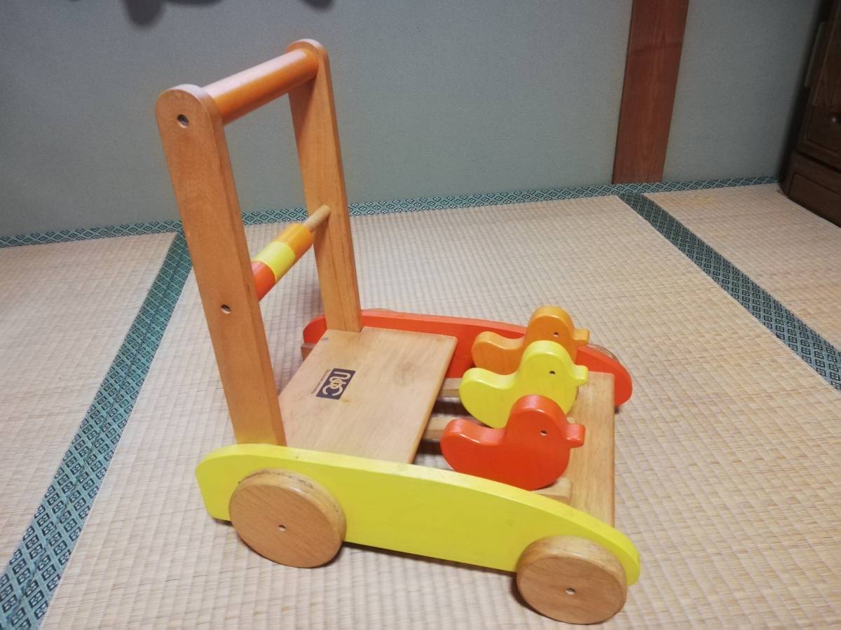 Baby Walker Pipi 木製カタカタ 手押し車 中古品 手押し車 カタカタ 売買されたオークション情報 ヤフオク の商品情報をアーカイブ公開 オークファン Aucfan Com