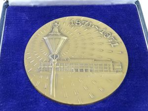 1971 メダルのYahoo!オークション(旧ヤフオク!)の相場・価格を見る