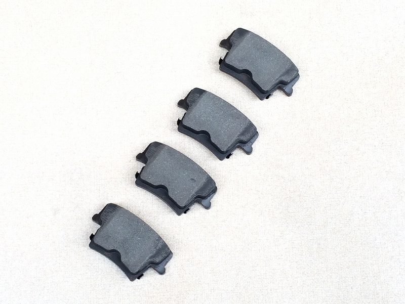 05-08y 2.7L/3.5L/5.7L用 リア ブレーキパッド 後ろ 一台分◆ダッジ マグナム◆リヤ ブレーキパット 新品 後 05 06 07 08 300C 2.7L 3.5L 3.6L Ks-SPEED V8-5.7L