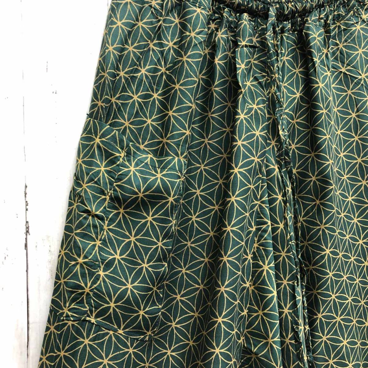 サルエルパンツ タイパンツ エスニック ファッション メンズ レディース ユニセックス フリーサイズ レーヨン ヨガ ゆったり グリーン サルエルパンツ 売買されたオークション情報 Yahooの商品情報をアーカイブ公開 オークファン Aucfan Com