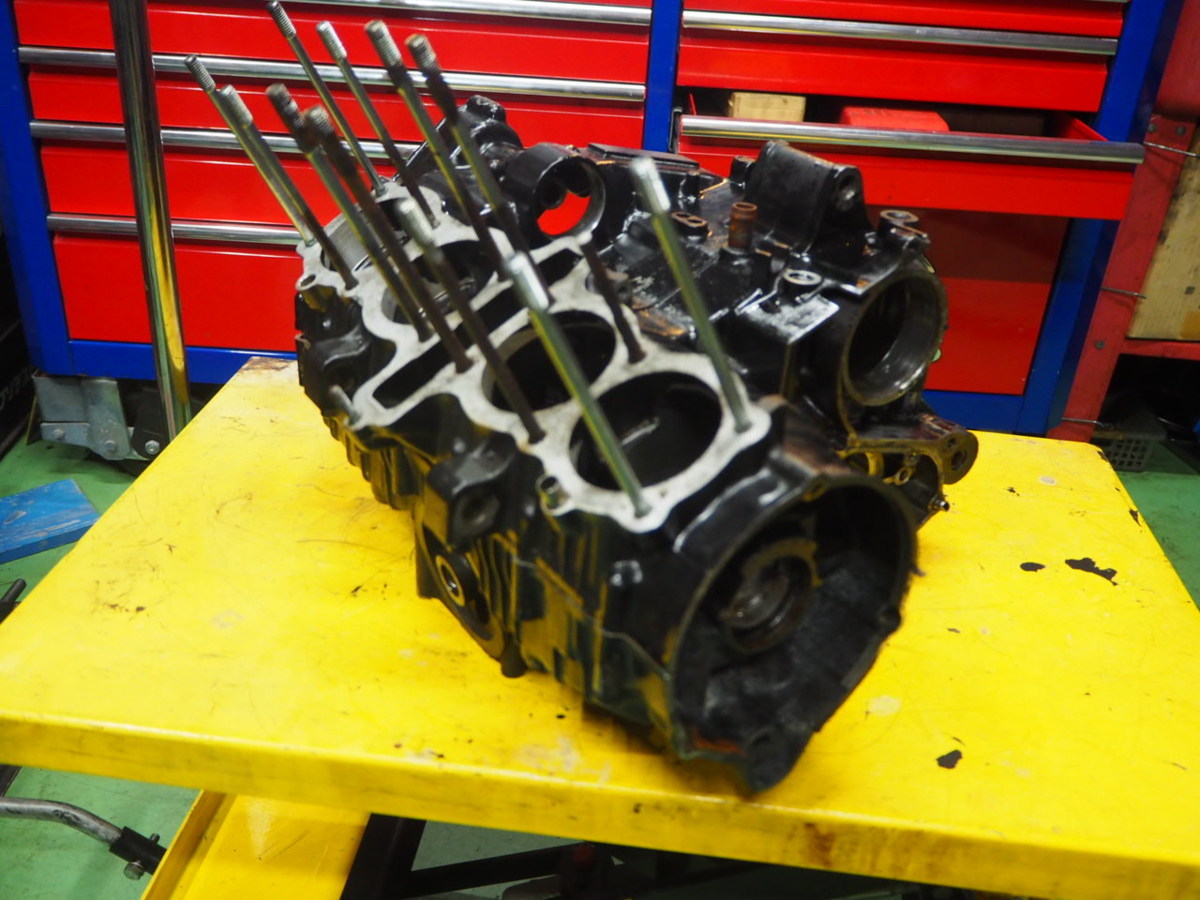 ホンダ純正　CBX400Fエンジンパーツ　純正クランクケース上下　使用可能　純正打刻　程度まずまず CBX400F クランクケース HONDA クランクケース組み立て 中国ホンダ ホンダ