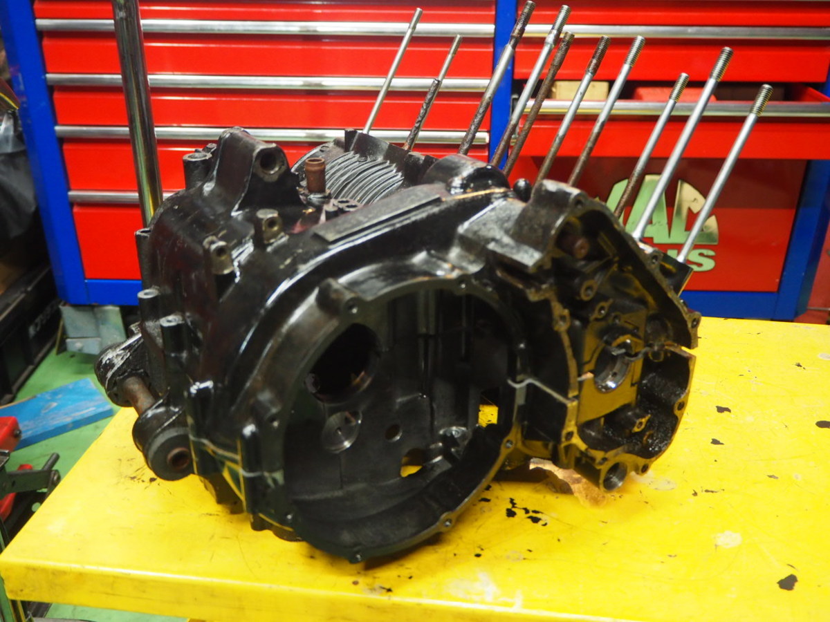 ホンダ純正　CBX400Fエンジンパーツ　純正クランクケース上下　使用可能　純正打刻　程度まずまず CBX400F クランクケース HONDA クランクケース組み立て 中国ホンダ ホンダ