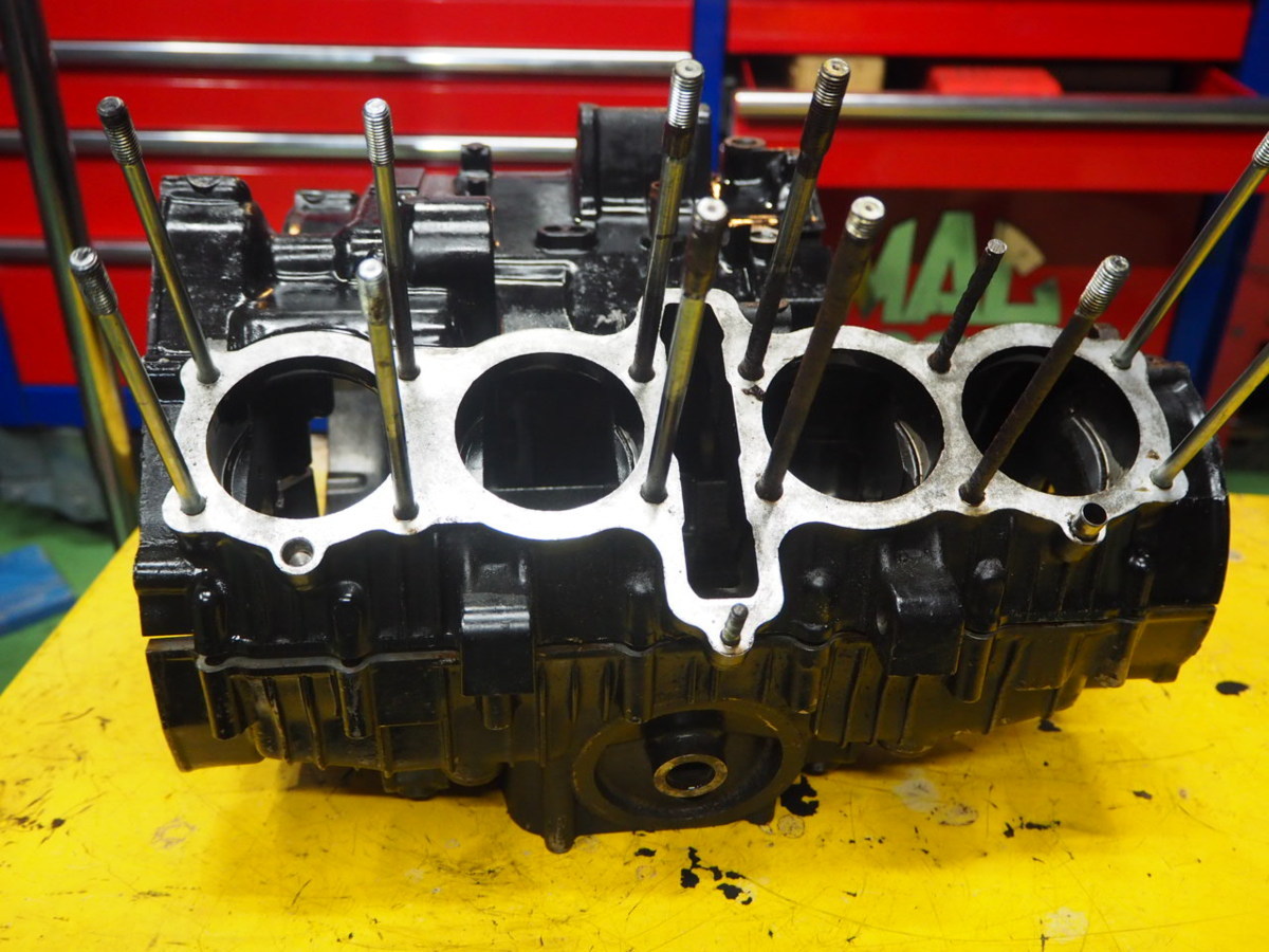 ホンダ純正　CBX400Fエンジンパーツ　純正クランクケース上下　使用可能　純正打刻　程度まずまず CBX400F クランクケース HONDA クランクケース組み立て 中国ホンダ ホンダ