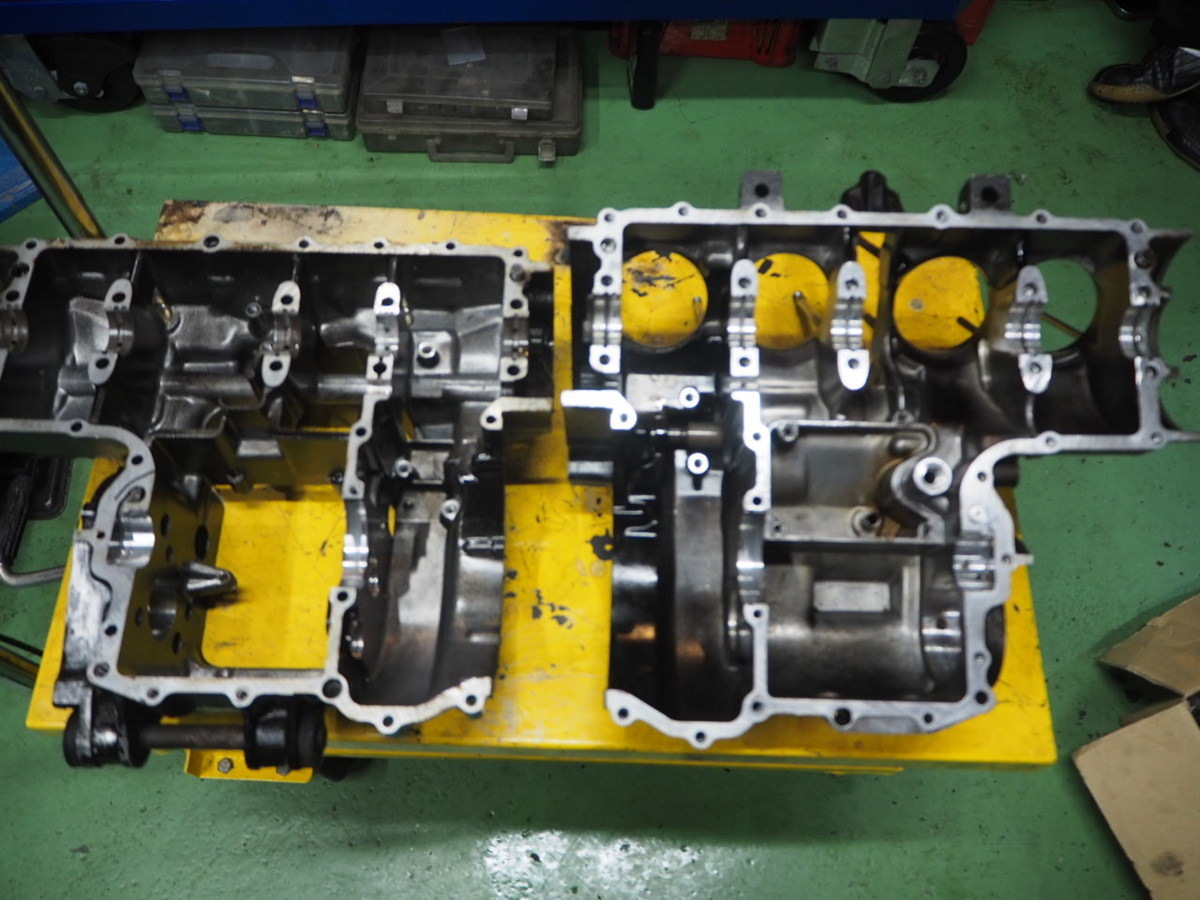 ホンダ純正　CBX400Fエンジンパーツ　純正クランクケース上下　使用可能　純正打刻　程度まずまず CBX400F クランクケース HONDA クランクケース組み立て 中国ホンダ ホンダ