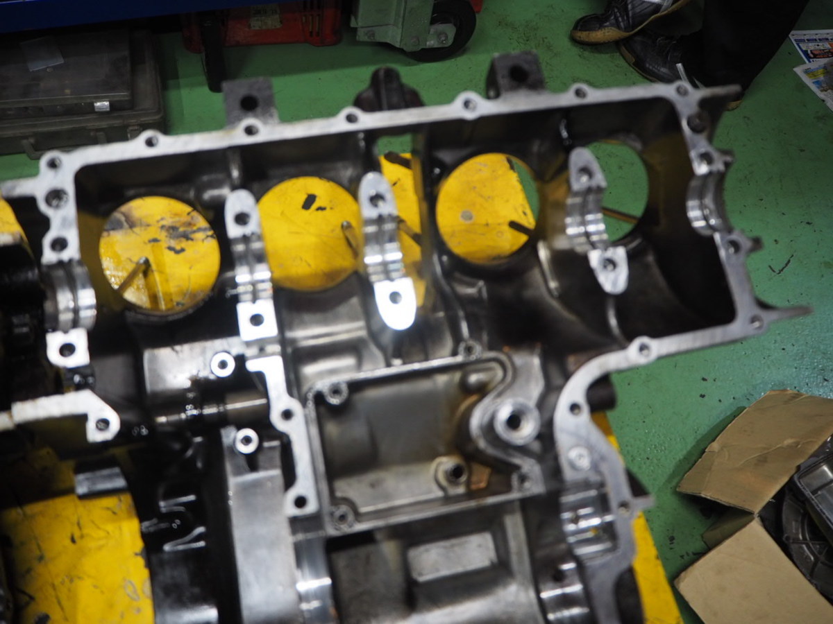 ホンダ純正　CBX400Fエンジンパーツ　純正クランクケース上下　使用可能　純正打刻　程度まずまず CBX400F クランクケース HONDA クランクケース組み立て 中国ホンダ ホンダ