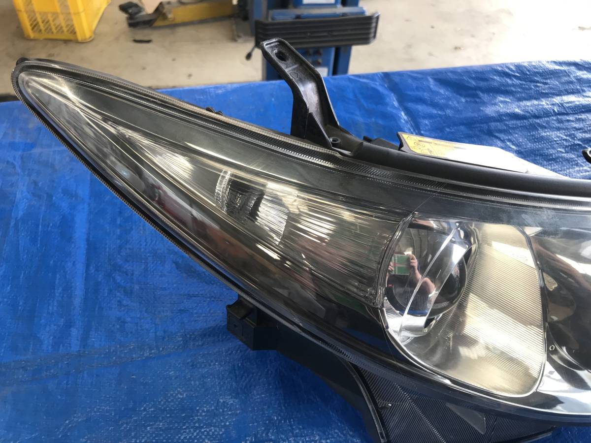 エスティマ 前期 ACR50 ACR55 右ヘッドライト HID 刻印70 Koito 28-192
