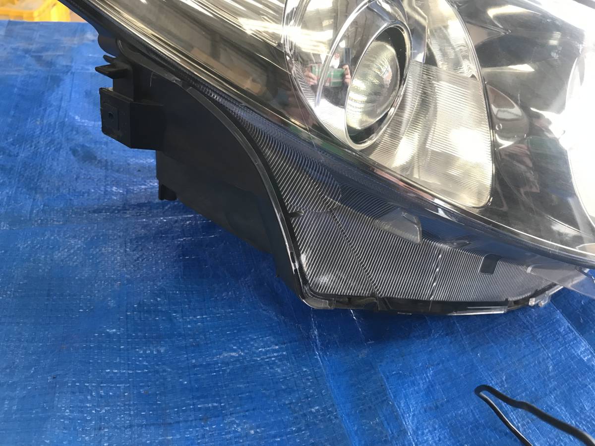 エスティマ 前期 ACR50 ACR55 右ヘッドライト HID 刻印70 Koito 28-192