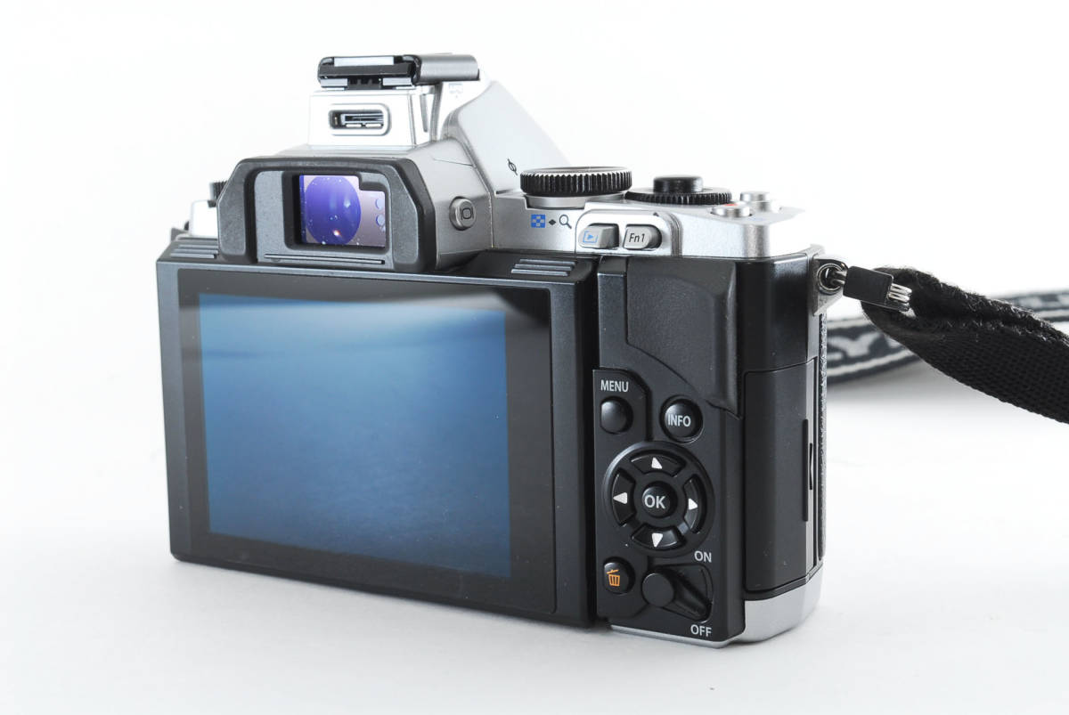 7335☆ 美品 ☆ オリンパス OLYMPUS OM-D E-M5 ミラーレス ボディ 7335☆ 美品 ☆ オリンパス OLYMPUS OM-D E-M5 ミラーレス ボディ