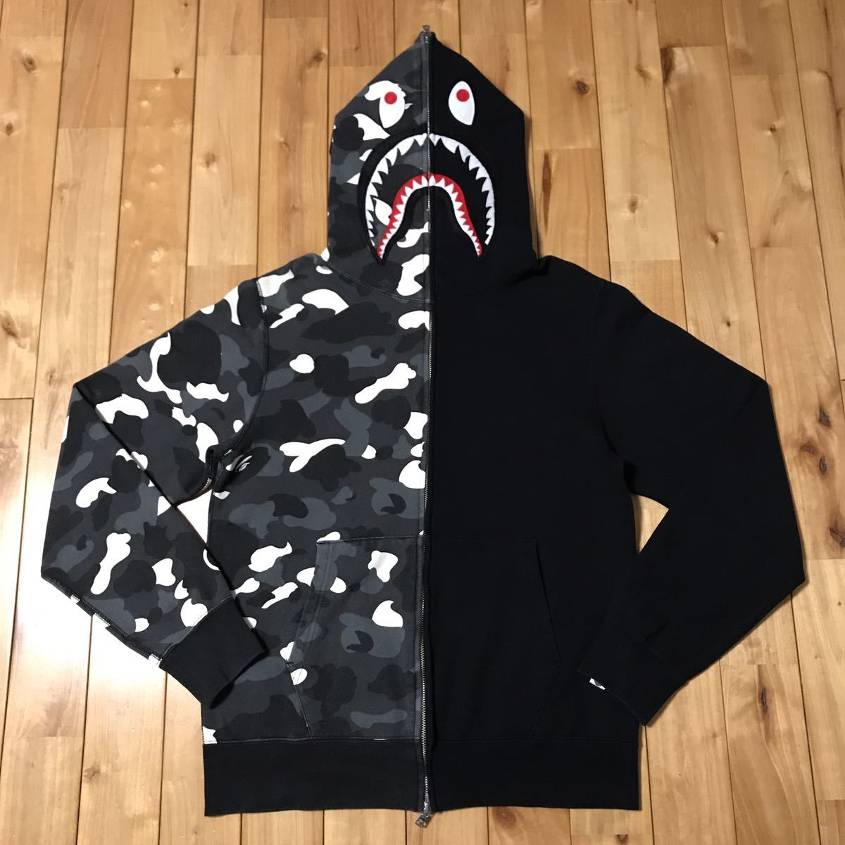☆蓄光☆ APE city camo シャークパーカー L kaws パーカー 【公式通販】