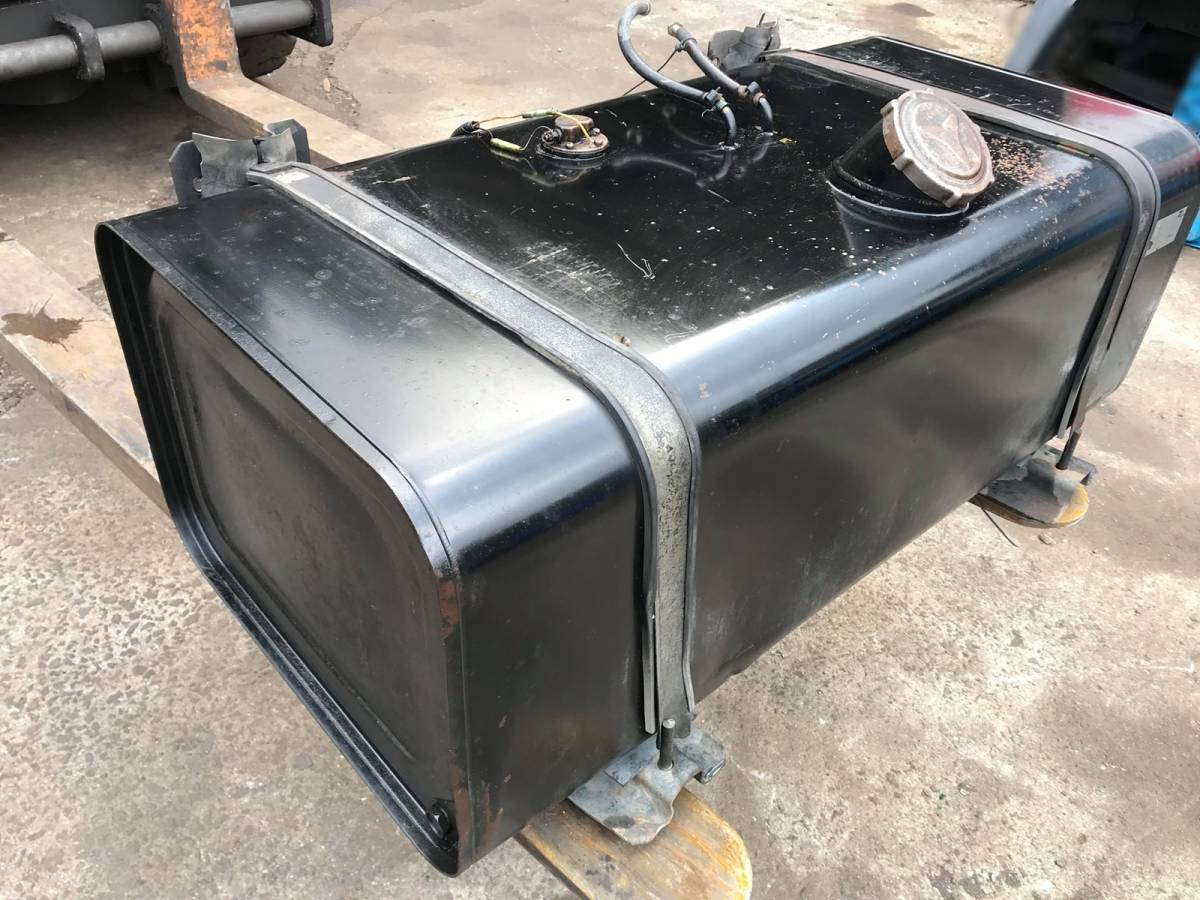 0l トラック 燃料タンク L1050mm 530 H395mm 0リットル 凹み等有り 漏れ無し 取付ステー バンド付き 外装 売買されたオークション情報 Yahooの商品情報をアーカイブ公開 オークファン Aucfan Com