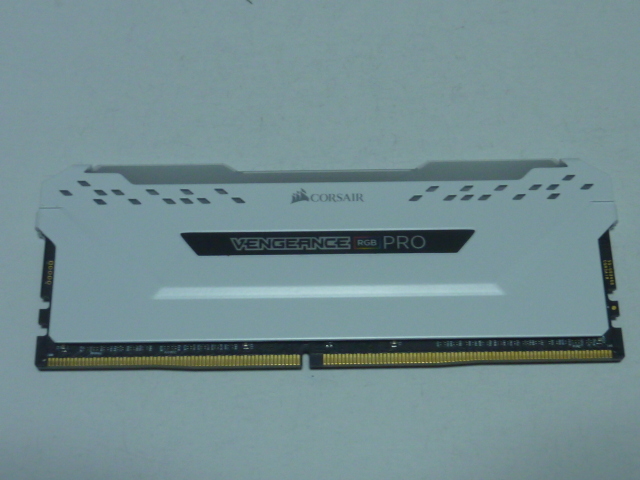 メモリ デスクトップ用 CORSAIR VENGEANCE RGB PRO DDR4-2666 PC4-21300 16GB 1枚 CMW64GX4M4A2666C16Wの1枚のみ 起動確認済みです