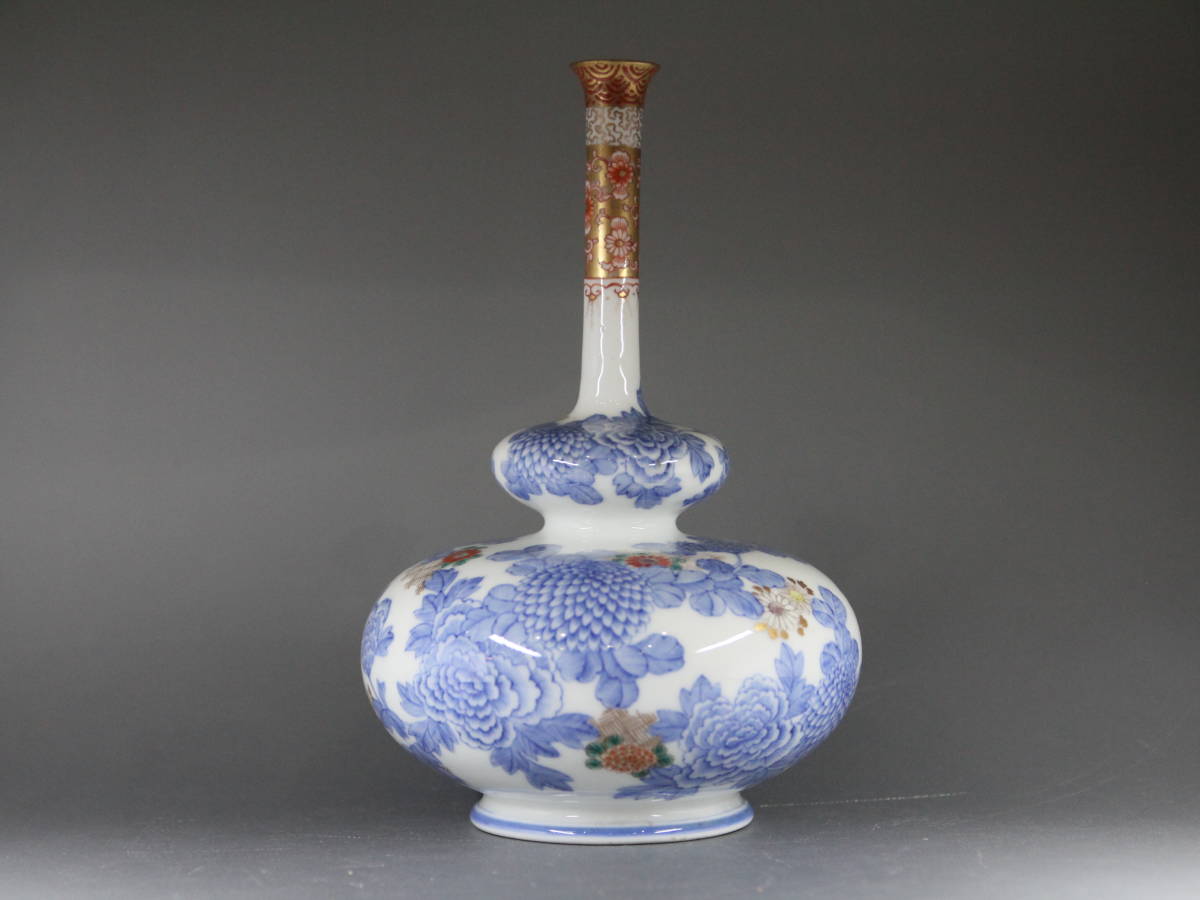 極上 時代物 香蘭社 一輪挿し 染錦金彩花瓶 細密花柄 染付 瓢箪型 細い 花器 丸花瓶 細かい 骨董 伝統工芸 芸術 美術品 1点 手書き Zg 色絵 売買されたオークション情報 Yahooの商品情報をアーカイブ公開 オークファン Aucfan Com