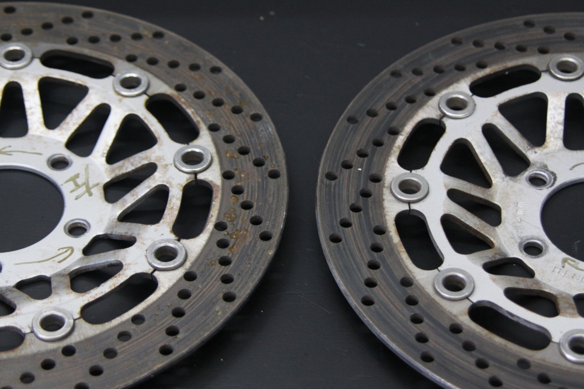 絶版】SUZUKI RGV250Γ フロントホイール VJ22A 絶版】SUZUKI RGV250Γ