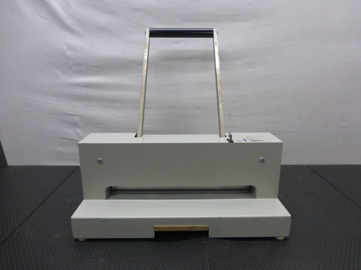 手動裁断機】 プラス/PLUS PK-513 ペーパーカッター A4タテ 訳有り