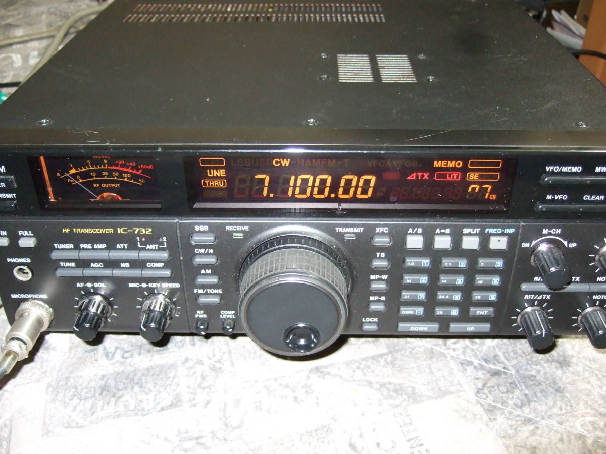 IC-732 HF100W機　送受OK　表示欠けありますが　周波数表示読み取りOK　ジャンクで