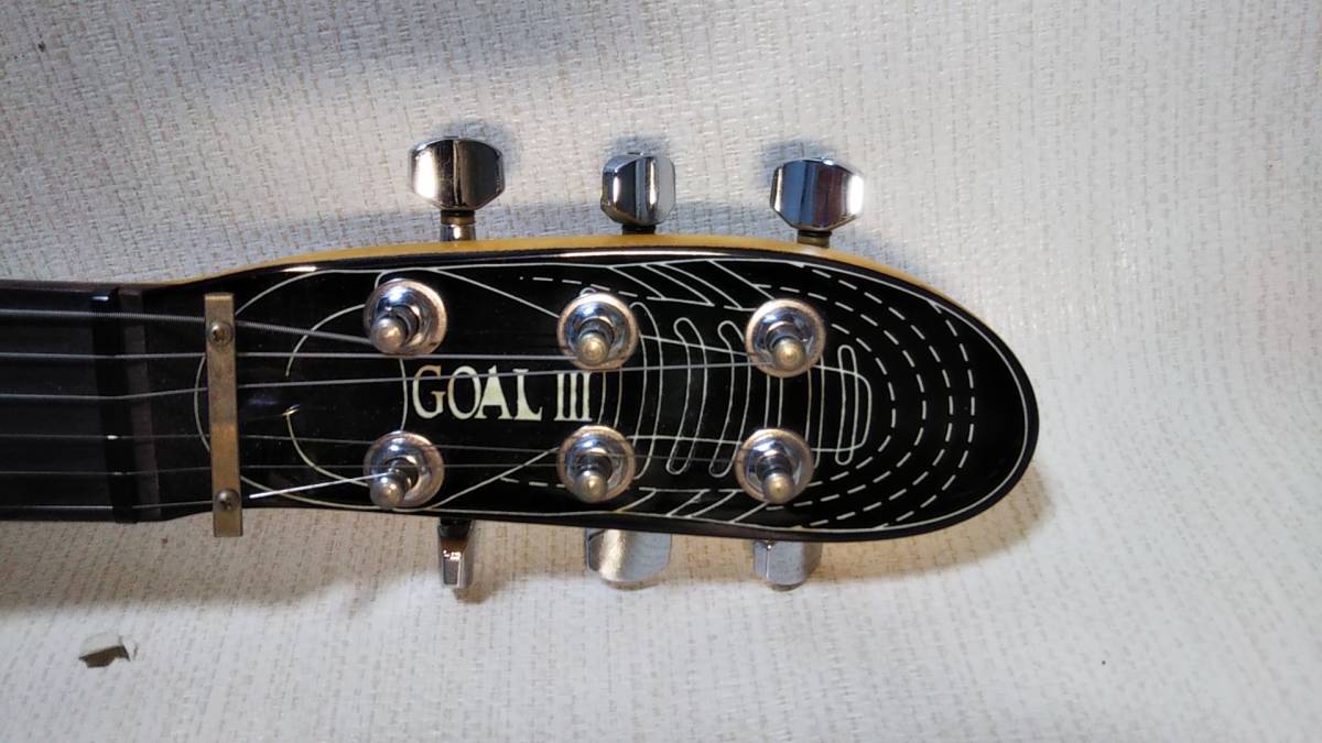 c2584 GOALⅢ アンプ内蔵エレキギター サッカーボール型 /ソフトケース