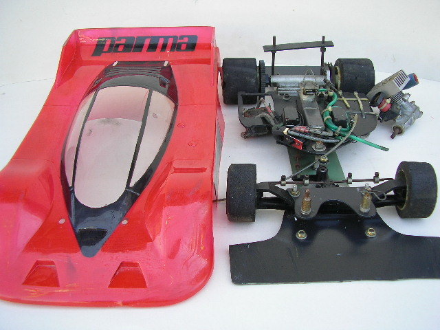 く*ん様 【R3】旧車　シャーシ　当時物　ラジコン　車　カー 3 古い ラジコン エンジンカー 全長52cm フォーミュラタイプの入札