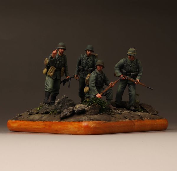 完成品】1/35 ドイツ兵 ドラゴンモデルズ製 ミリタリーフィギュア 4体