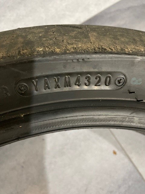 ダンロップ α-13 SP 150⁄60R17 スポーツマックス 110⁄70R17 (バイク用