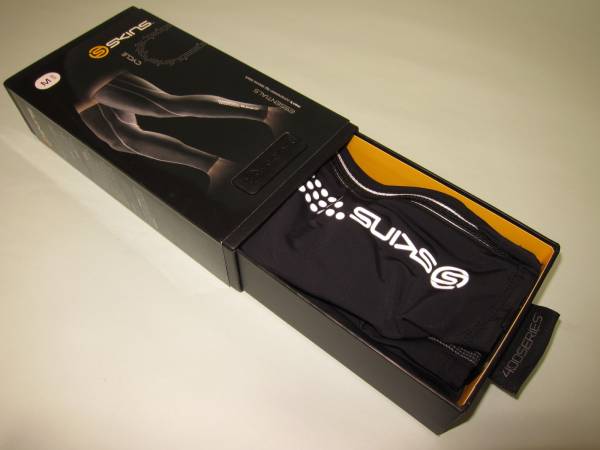 新品【C400】スキンズ◇SKINS CYCLEレッグスリーブ M◇送160円 