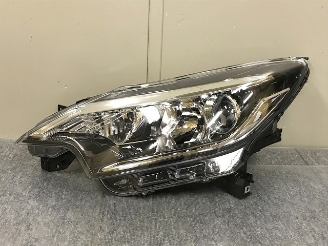 NISSAN純正セレナHC26 右 ヘッドランプH28年100-23682 【公式通販】