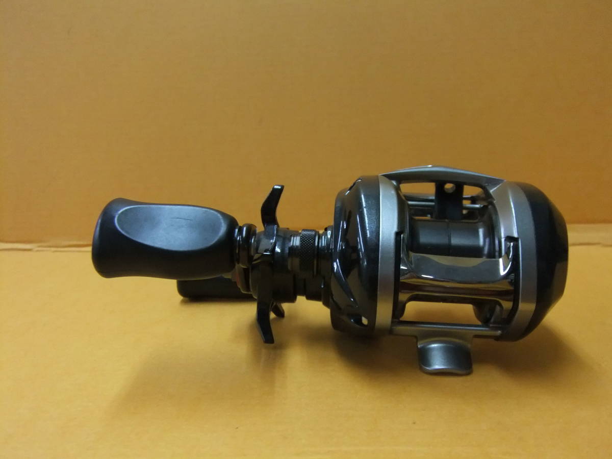 F8248-293♪【60】ダイワ アルファス SV 105SHL 左 良品 アルファス SV