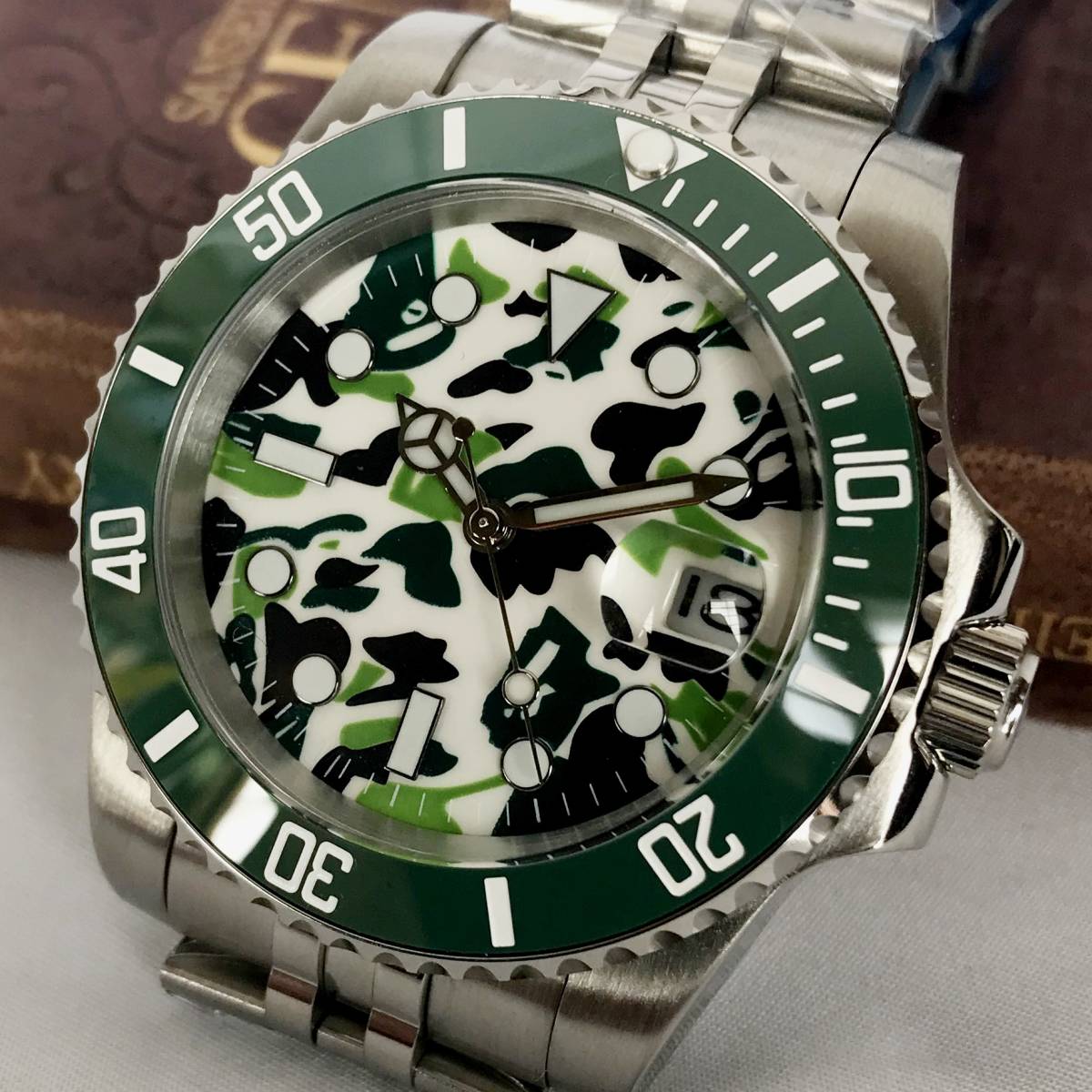 939】☆美品 Vostok ボストーク ☆オートマチック ブラック盤面/レッド 