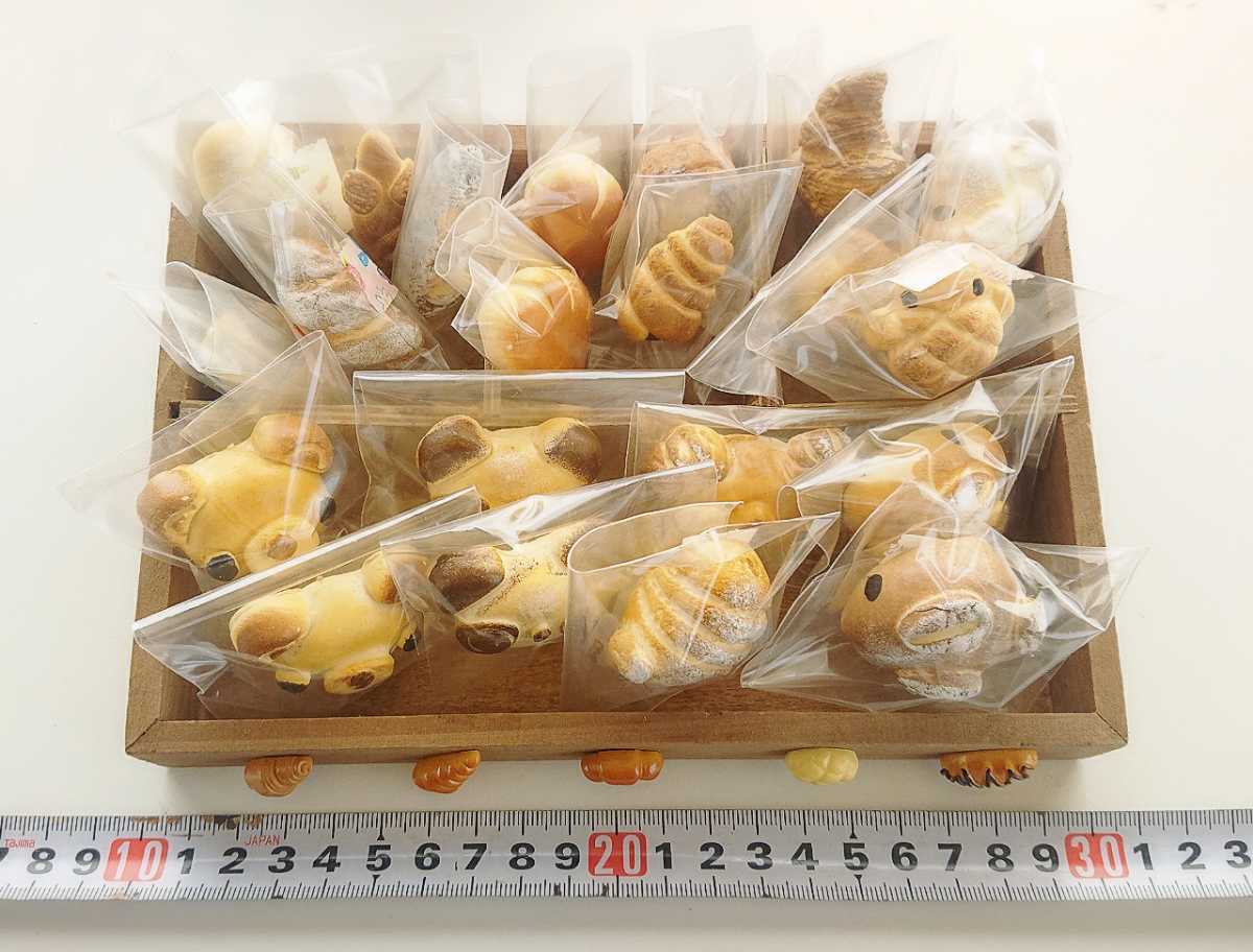 可愛い動物パン 美味しそうなパン ケース付大量セット フェイクフード フェイクスイーツ 完成品 売買されたオークション情報 Yahooの商品情報をアーカイブ公開 オークファン Aucfan Com