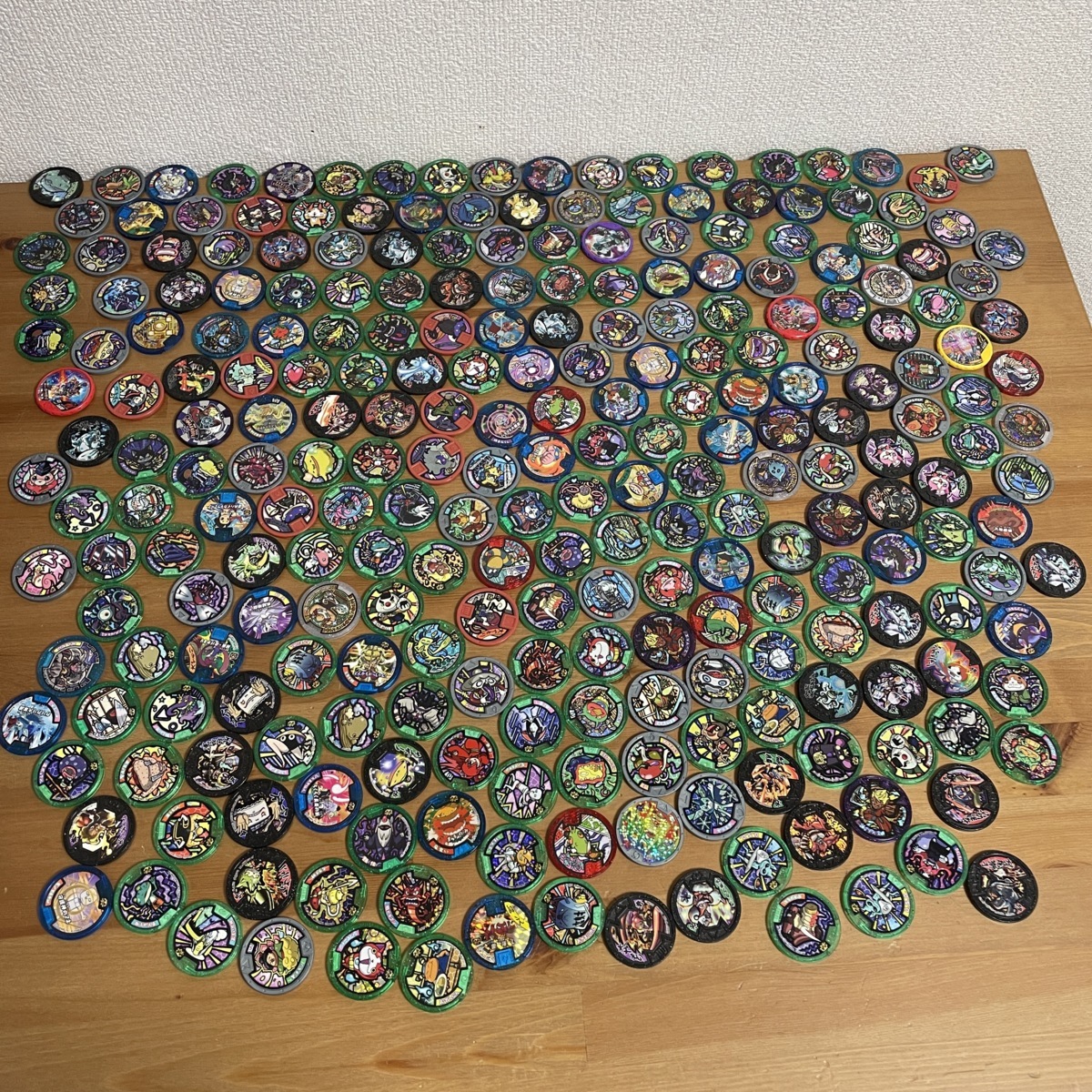 妖怪メダル 妖怪ウォッチ 大量 まとめ売り いっぱい たくさん 250枚以上 メダルゲーム 売買されたオークション情報 Yahooの商品情報をアーカイブ公開 オークファン Aucfan Com