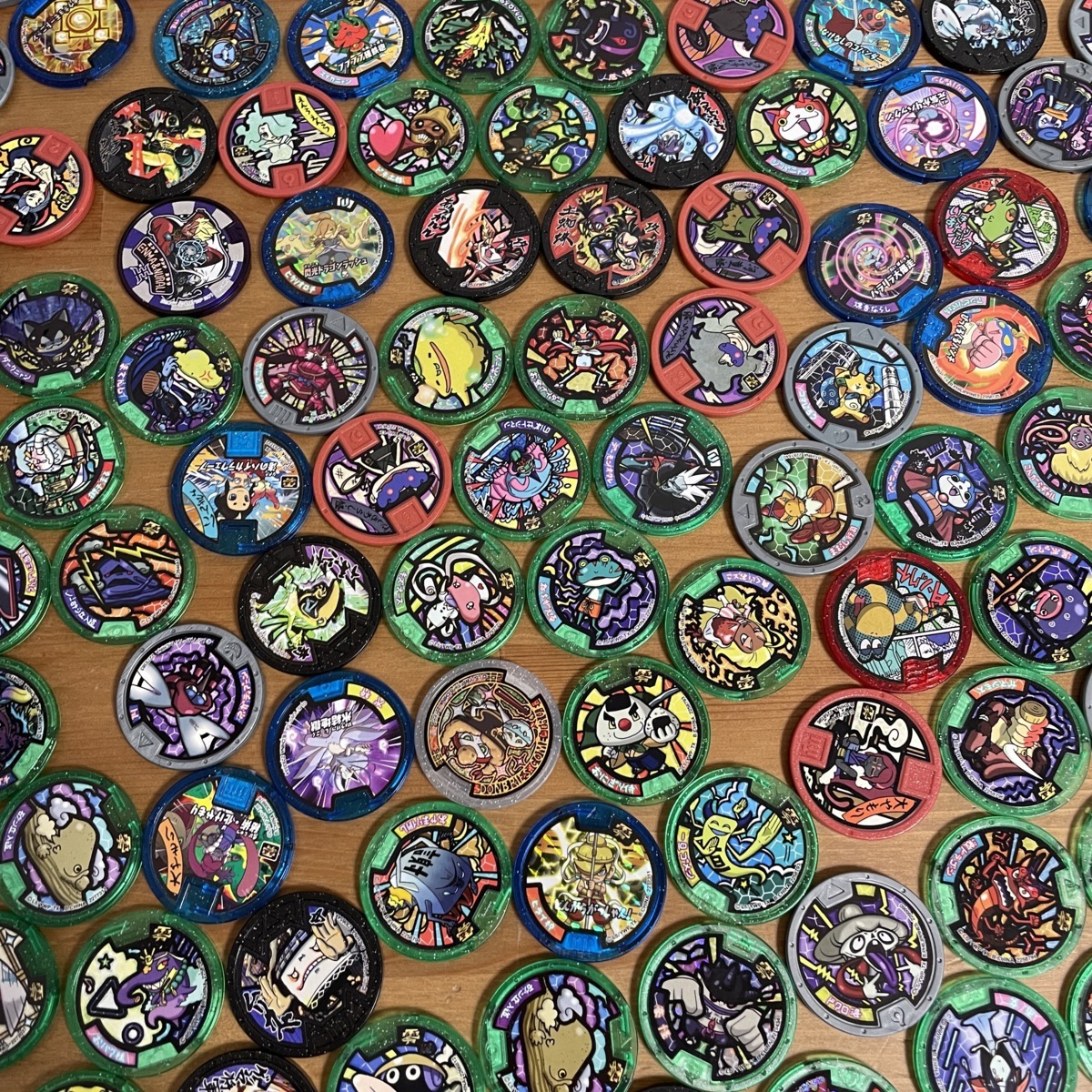 妖怪メダル 妖怪ウォッチ 大量 まとめ売り いっぱい たくさん 250枚以上 メダルゲーム 売買されたオークション情報 Yahooの商品情報をアーカイブ公開 オークファン Aucfan Com