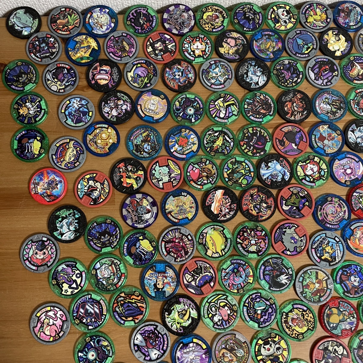 妖怪メダル 妖怪ウォッチ 大量 まとめ売り いっぱい たくさん 250枚以上 メダルゲーム 売買されたオークション情報 Yahooの商品情報をアーカイブ公開 オークファン Aucfan Com