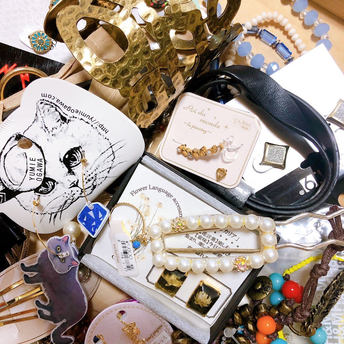 大量 M アクセサリー 1.2kg 未使用ブレスレットへアアクセサリー ピアス イヤリング等 まとめて まとめ売り セット M-0105t_4
