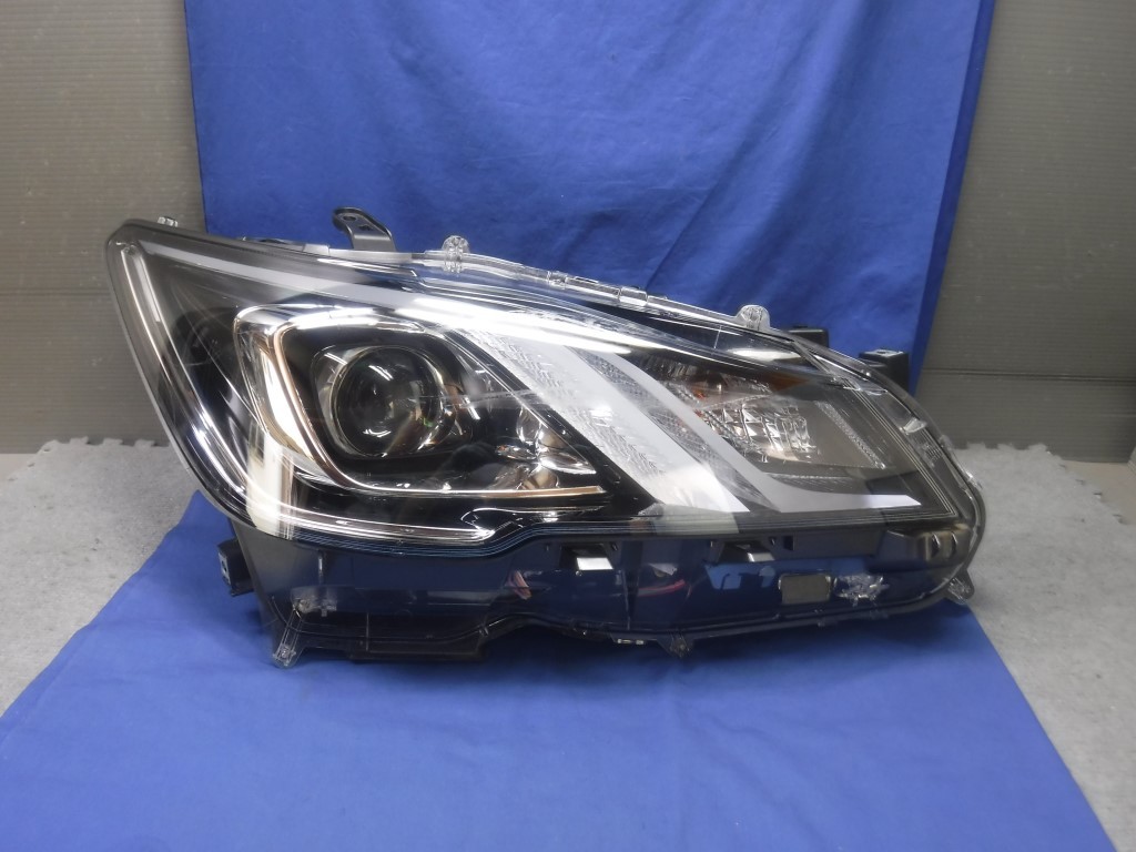 クラウン 210 後期 右ヘッドライト LED 30-444 刻印：X0 81110-30M22