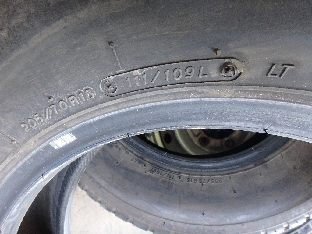 ヨコハマタイヤ YOKOHAMA 205⁄70R16 111⁄109L ヘラクレス LT151R 価格