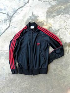 アディダス ジャージ 黒 赤の平均価格は5 139円 ヤフオク 等のアディダス ジャージ 黒 赤のオークション売買情報は22件が掲載されています