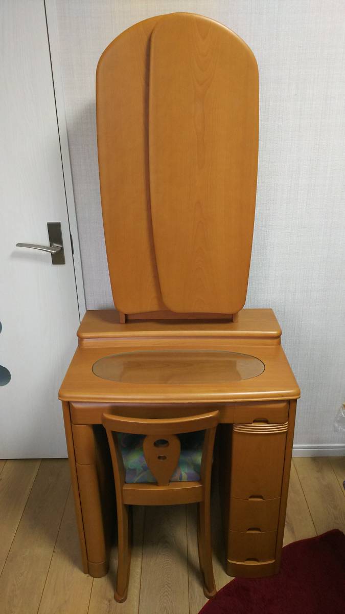 ドレッサー 大塚化学 家具事業部製 ランプ付き （椅子は別売の可能性 