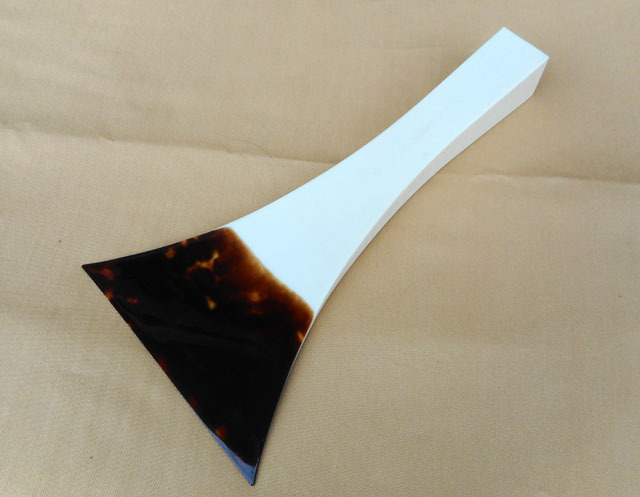 □撥 鼈甲 131g□三味線 バチ (620) 鼈甲 バチ 和楽器 NEW甲（地唄用