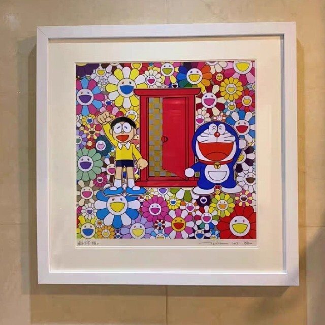 村上隆 ドラえもん ポスター作品「どこでもドア」でお花畑にやって来た