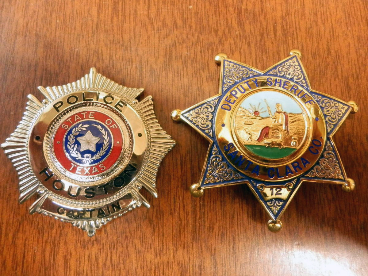 安い，SALE POLICE ポリスバッジ 09 レプリカ / Blackinton Houston Police Captain Deputy Sheriff Santa Clara Co. まとめて2点set 金属製(警察グッズ)｜売買されたオークション情報、yahooの商品情報をアーカイブ公開 - オーク 警察グッズ