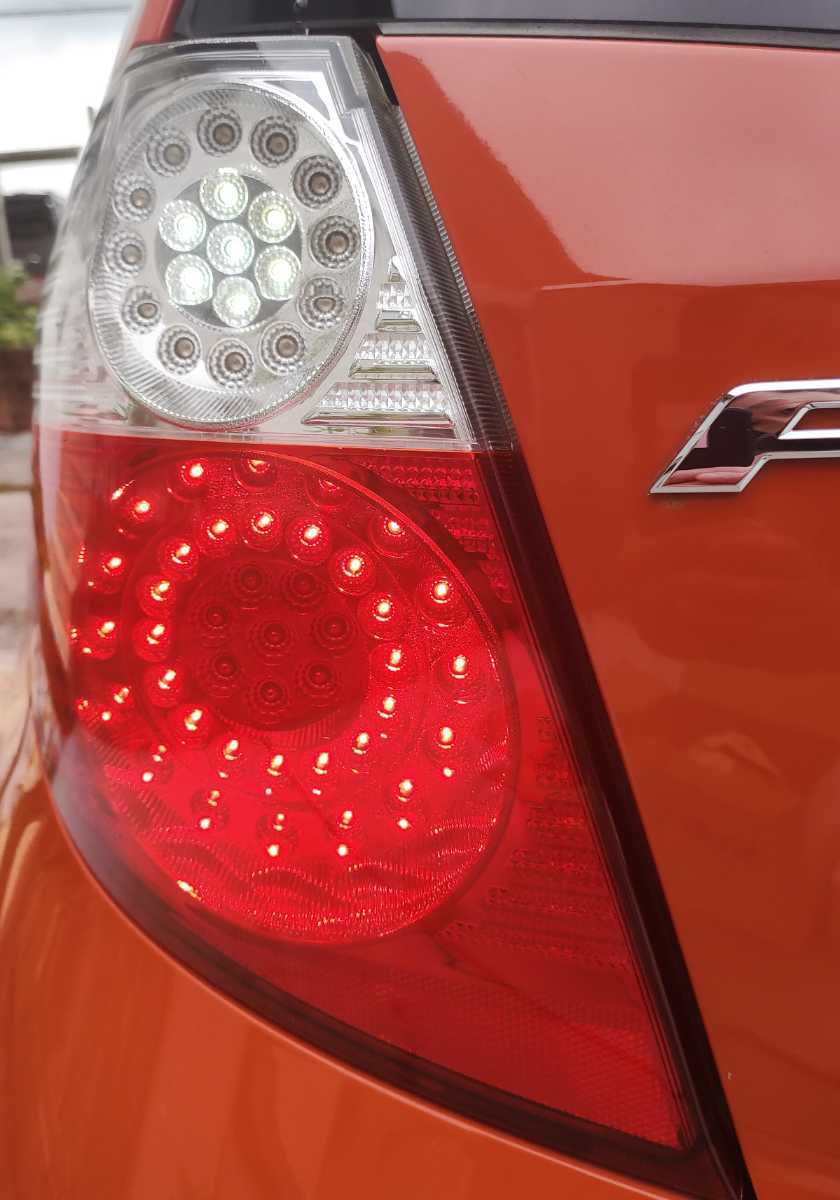 中古ジャンク♪ ステラファイブ LED テールランプ フィット GE8 FIT