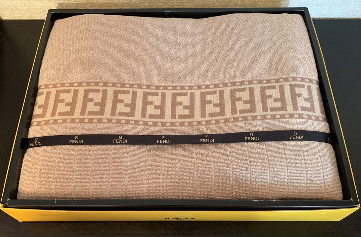 定番人気，新作登場】 希少 FENDI フェンディ タオルシーツ ズッカ柄